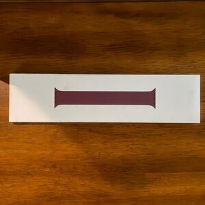 Brand New Apple Solo Loop size 4 band